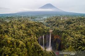 Wisata Alam Indonesia 2025: Petualangan, Konservasi, dan Potensi Ekowisata Global